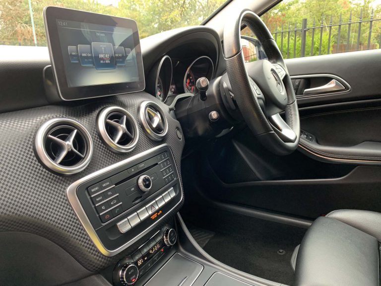 27 Mercedes A180
