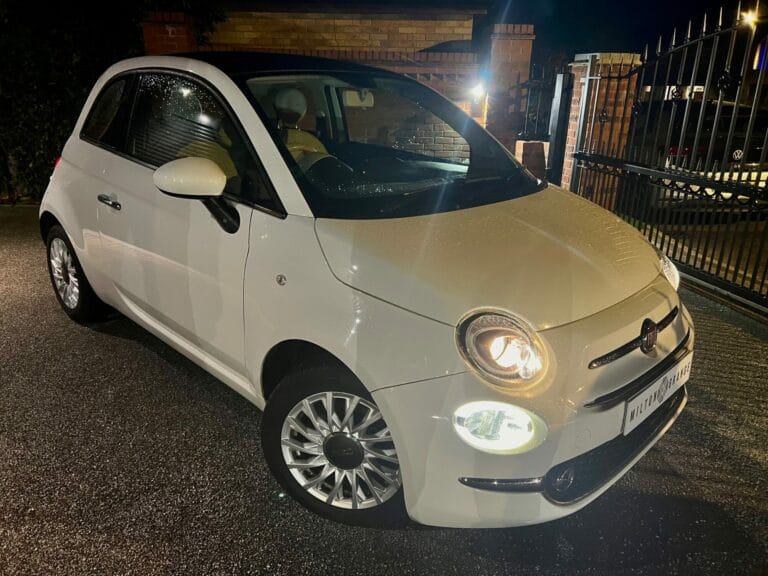 Beautiful Fiat 500 1.2 Lounge With High Level Of Specification
