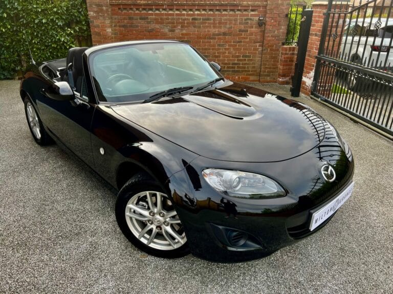 *Beautiful Mazda MX-5 20i SE 5 Speed Manual*